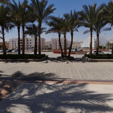 شاليه فرش فندقي بقرية بالميرا بيتش العين السخنه للعائلات Айн Сохна Екстериор снимка
