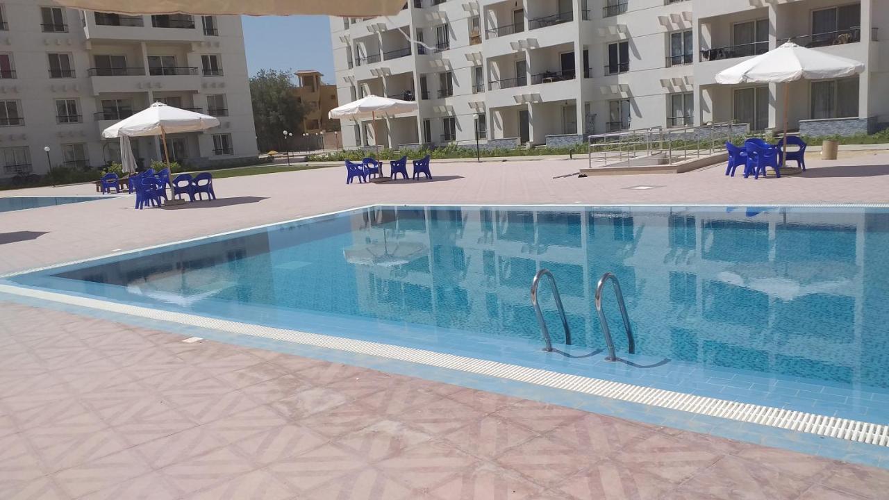 شاليه فرش فندقي بقرية بالميرا بيتش العين السخنه للعائلات Айн Сохна Екстериор снимка